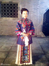 组图：梁丽《大清盐商》演绎艳丽十三姨