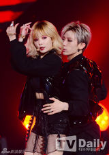 组图：missA与FT等《The Show》现场卖力演出