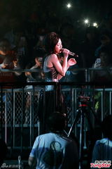 组图：邓紫棋曝林宥嘉支持个唱 害羞不谈