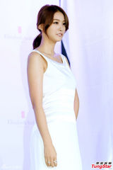 组图：韩星柳仁英赴台代言 望与周杰伦合作