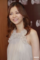 组图：倪妮出席传媒招待会 日本女星香里奈欲变打女