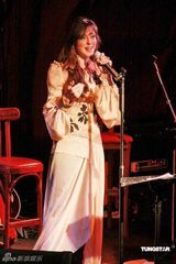 幻灯图集：西蒙娜-莫里纳尼香港开唱 声音唯美