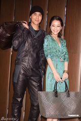 组图：彭于晏谢欣颖代言春装展现迷人色彩与魅力