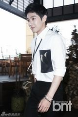 组图：韩星姜东元韩智敏等出席电影节开幕式