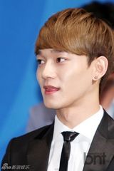 组图：偶像组合EXO成员代表出席仁川亚运记者会