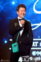 组图：SISTAR热裤劲舞 助阵慈善音乐会