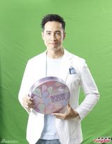 组图：陈豪代言玩亲子秀 与小演员欢乐玩闹