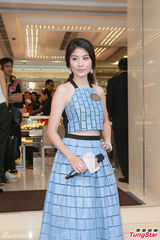 组图：老公被指夜会嫩妹 陈慧琳澄清属角度问题