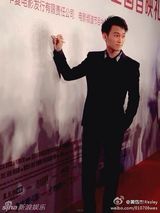 组图：赵雅芝小儿子黄恺杰私照曝光 帅气又好学