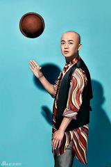 组图：包贝尔颠覆自我 严肃玩转黑暗风