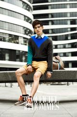 组图：陈学冬曝最新写真 演绎夏日轻熟男