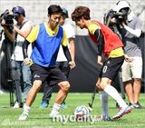 组图：《艺体能》友谊赛 李起光受伤被抬下场