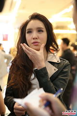 组图：官恩娜半边脸瘫痪 薛凯琪封工作狂