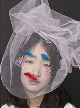 组图：周冬雨拍大片秀长腿 展露熟女魅惑