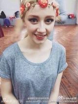 组图：“丹麦天使”素颜曝光 差距大网友震惊