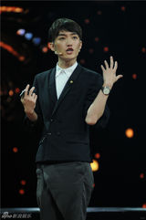 组图：《超演》角逐五强 李咏力挺新疆老乡