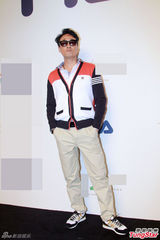 组图：舒淇运动装北京捞金 吴镇宇墨镜耍酷