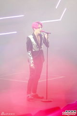 组图：JYJ个唱大秀肌肉 朴有天母亲胞弟应援