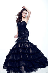 组图：樊蕊黑色娇娃写真展现成熟女人魅力