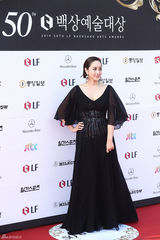 独家高清：又是一年百想红毯 众星云集争奇斗艳