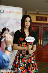 组图：陶红亮相《憨妻的都市日记》发布会