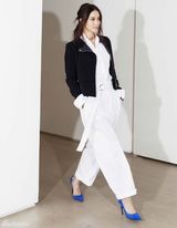 组图：小宋佳出街巧穿搭显时尚慵懒