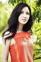 组图：张萌拍唯美清新大片 散发初夏沁人清香