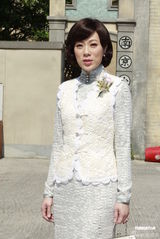 组图：无线新剧《天梯》探班 张可颐自爆约满无线