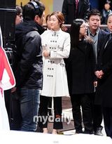 组图：韩花样滑冰公主金妍儿会粉丝展笑颜