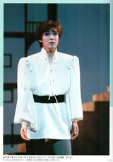 组图：天海佑希46岁生日 宝冢男角剧照大放送