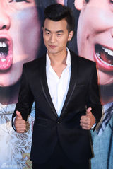 组图：众星助阵《江湖论剑实录》首映红毯