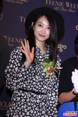 组图：周觅Amber宋茜同台卖萌放电 人气高涨