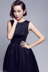 组图：杜若溪黑纱蒙面神秘优雅 微卷短发轻熟女