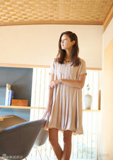 组图：九头身美女菜菜绪走红 极致诱惑露大长腿