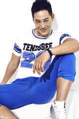 组图：亓航写真展型男魅力 傲人身材阳光健美