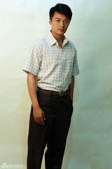 组图：郑国霖《一个梦》曝定妆照 显男人本色