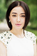 组图：秦岚大片夏日清凉 白衣清纯红裙妩媚