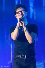 组图：汪峰七夕演唱会告白子怡:我的爱是对的