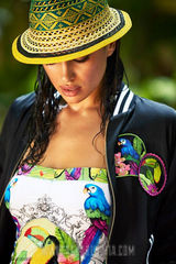 组图：C罗女友伊莲娜比基尼诱惑 透视装现双乳