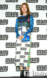 组图：玉泽演泫雅等亮相时尚活动 难掩青春气息