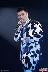 组图：刘德华红馆开唱 曝张耀荣当年勇挡黑帮