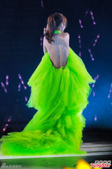 薛凯琪透视装激吻黄伟文 避谈房祖名把妹闯祸