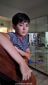 组图：逆天基因！混血兄妹超养眼 曾与王菲搭档