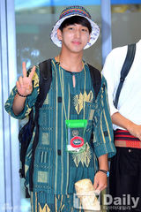 组图：刘延锡孙浩俊B1A4成员Baro返韩 变异域土男