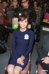 组图：陈法拉收礼不在贵重 称男友本人是最佳礼物