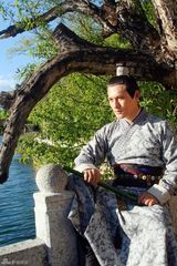 组图：《倾世皇妃》美型男陆续登场 严宽眼神勾魂