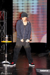 幻灯图集：林峰将开个唱忙彩排 跟歌迷提早过圣诞