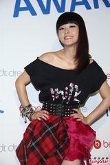 组图：炎亚纶胡宇崴活动现身引粉丝尖叫