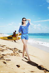 组图：陈数优雅登封面 幸福重游结婚之地