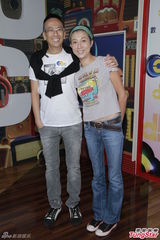 组图：吴绮莉拒回应房祖名吸毒 郑丹瑞望返电台